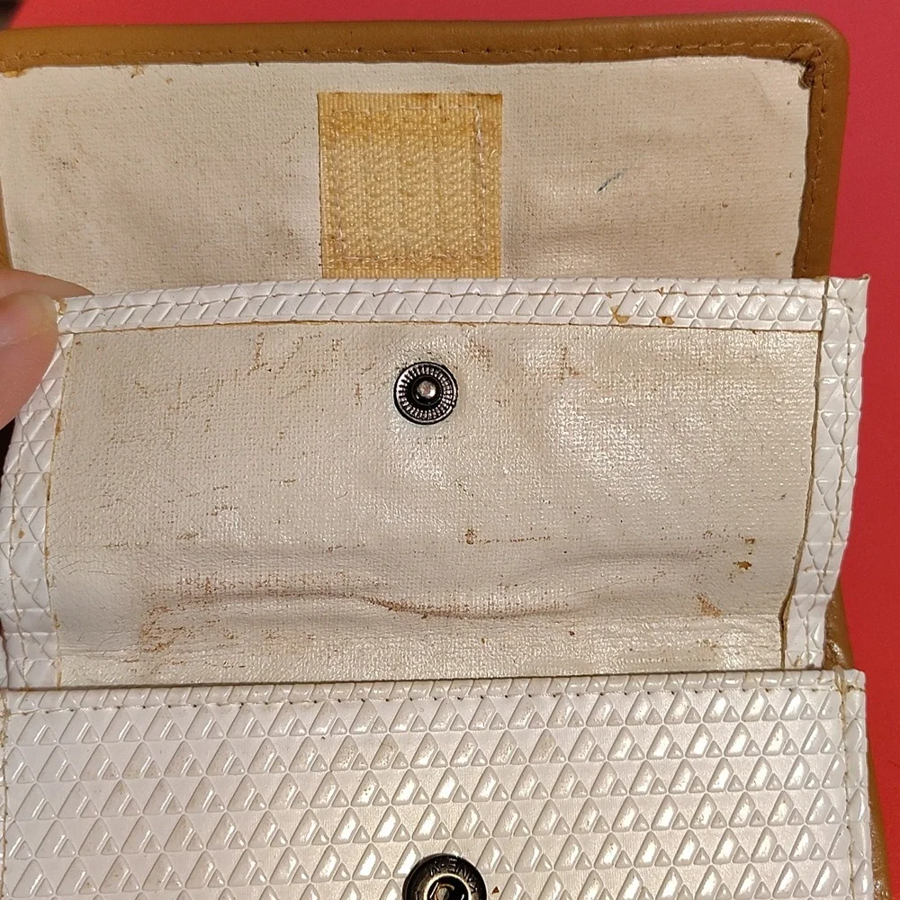 Vtg 80's Liz Claiborne Raised Logo Mini Crossbody Wallet - Picture 6 of 6